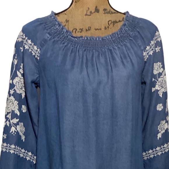 J Jill Denim XS Top Boho Peasant Blouse Smock Neck Heavy Embroider Denim Blue - Picture 2 of 9